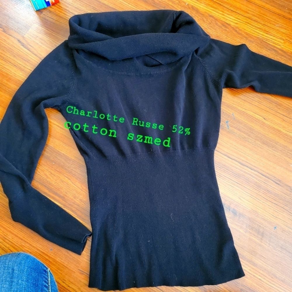 Sz m Charlotte Russe long-sleeved cotton blend cowl neck EUC